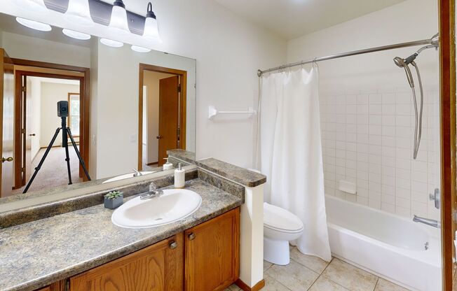 2 beds, 1 bath, 965 sqft, $1,565, Unit 7722CG