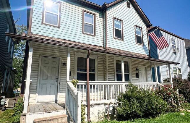 1813 S 6 ST