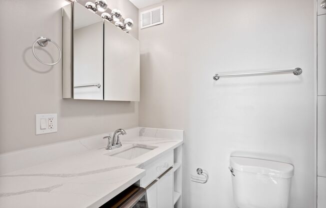 3 beds, 1.5 baths, 1,001 sqft, $3,300, Unit 10H