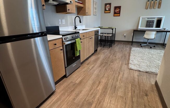 Studio, 1 bath, 416 sqft, $1,395, Unit 302
