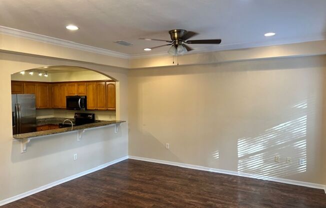 2 beds, 2.5 baths, $1,700, Unit Unit 404