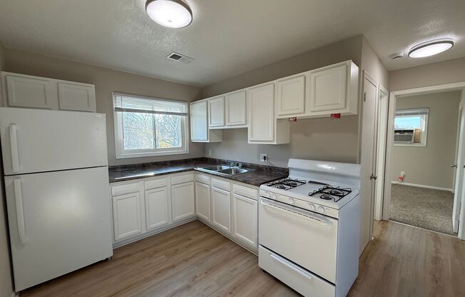 2606 E Hennepin Ave