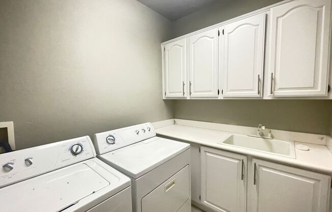 3 beds, 2.5 baths, $3,300
