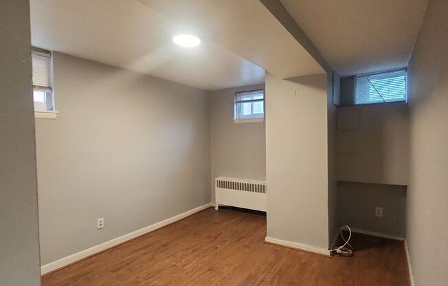 1 bed, 1 bath, $1,200, Unit 3A