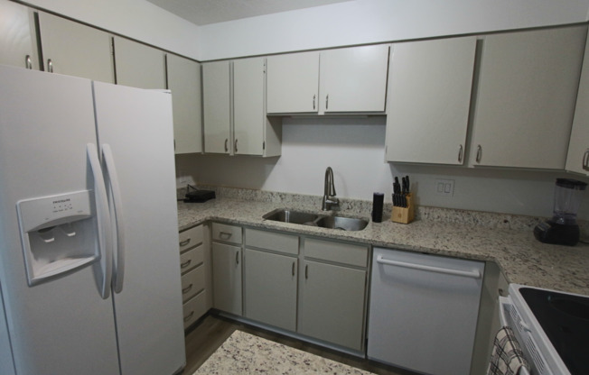 1 bed, 1 bath, 916 sqft, $775