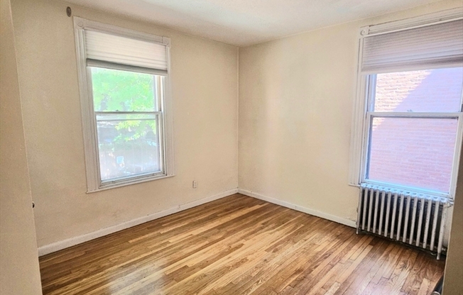 295 Newbury St