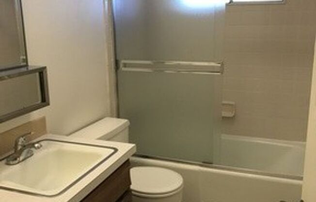 2 Bedroom | 1 Bathroom Available for Rent!