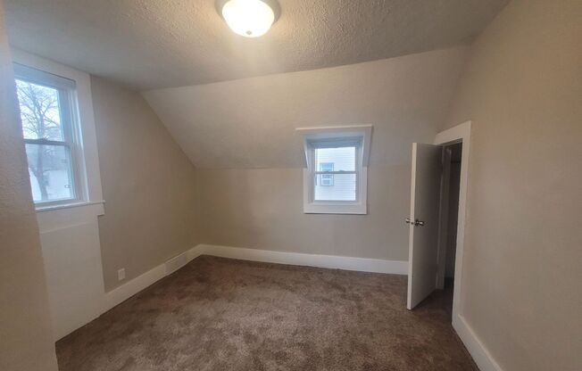 3 beds, 1 bath, $1,395