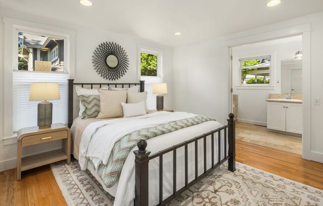 4 beds, 2.5 baths, $6,300