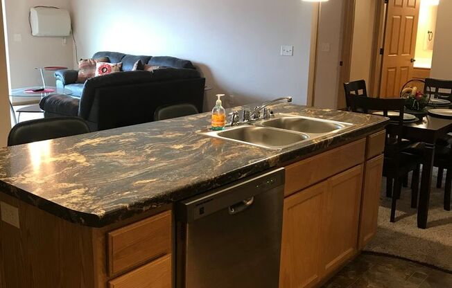 2 beds, 2 baths, 1,002 sqft, $1,475, Unit 205