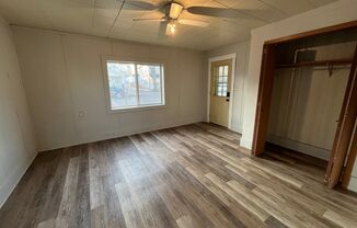 Studio, 1 bath, 300 sqft, $495, Unit #B