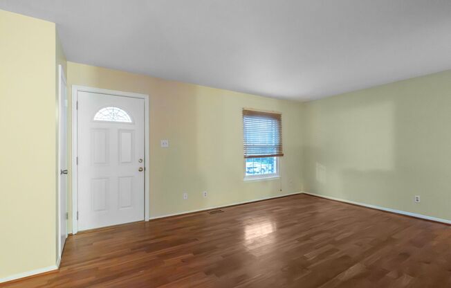 Lovely 3 BR/2 BA Townhome in Pasadena!