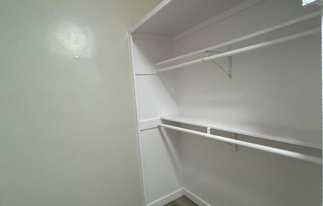 1133 LOCUST AVE LONG BEACH, CA 90813-3262