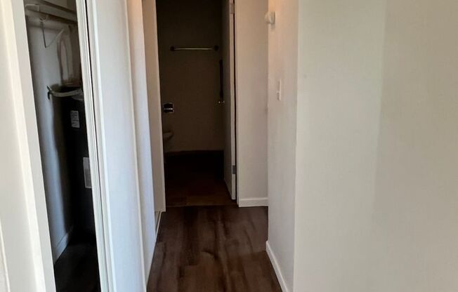 M100 - Riverview West Apartment