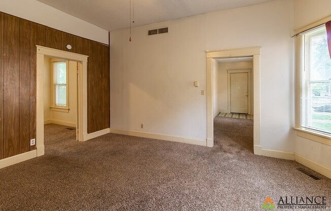 3 beds, 1 bath, 1,198 sqft, $1,100, Unit 621