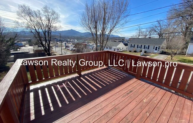 3 beds, 1.5 baths, $1,650