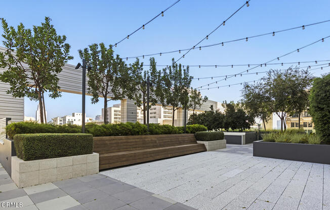 1 bed, 1 bath, 752 sqft, $3,811, Unit 911