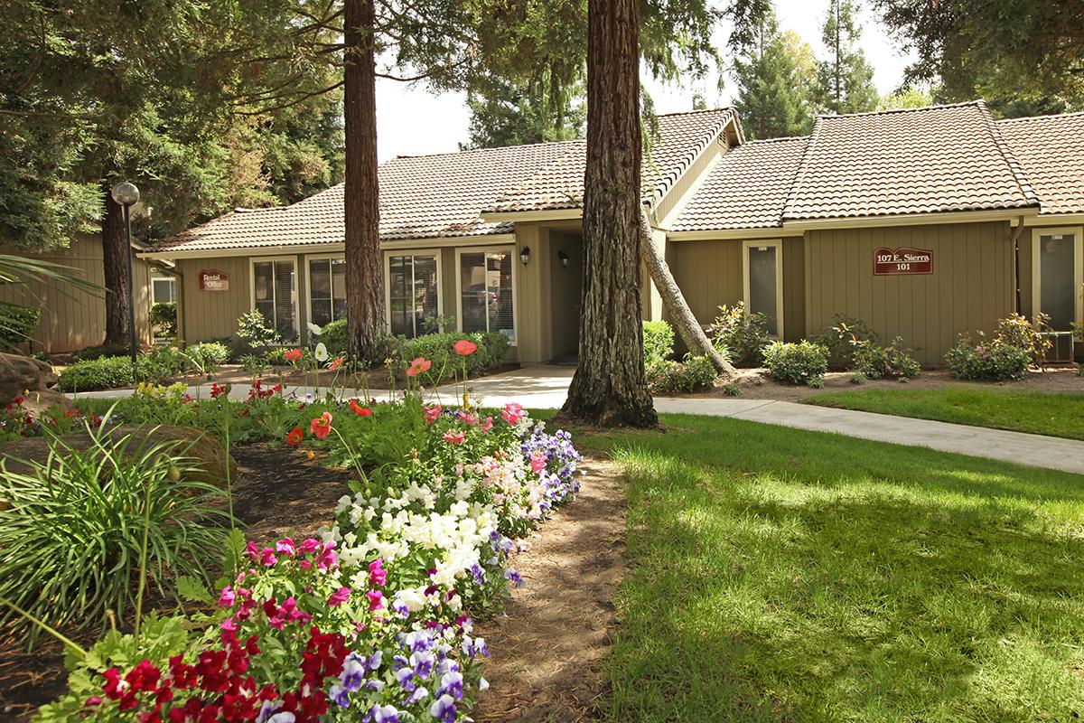 Sierra Meadows - Apartments in Fresno, CA