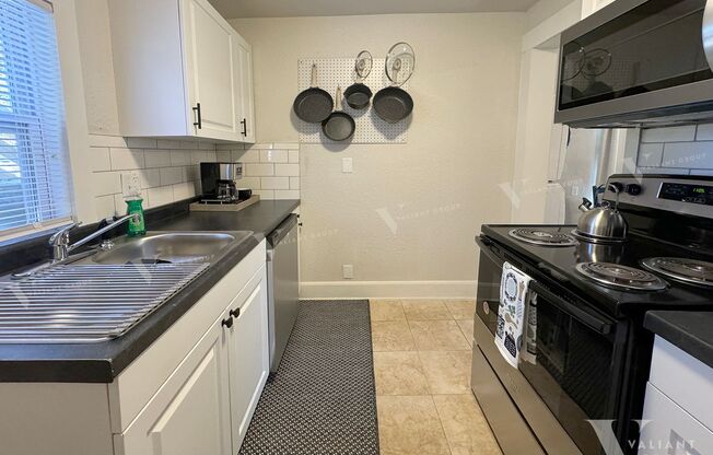 1 bed, 1 bath, $1,175, Unit 311 W State St, #2