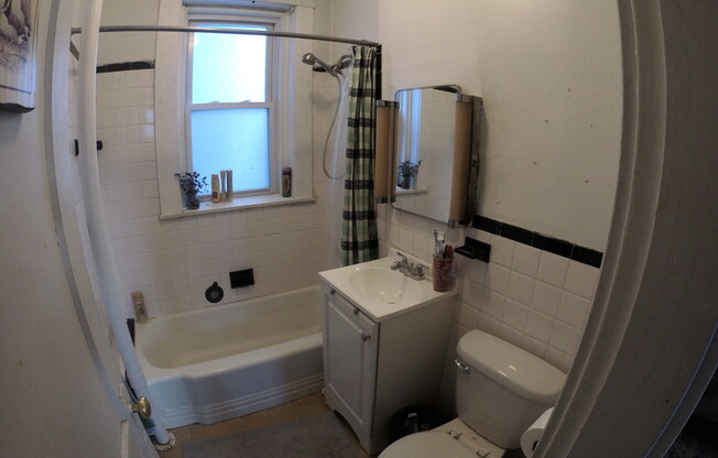 1 bed, 1 bath, $2,400, Unit 15