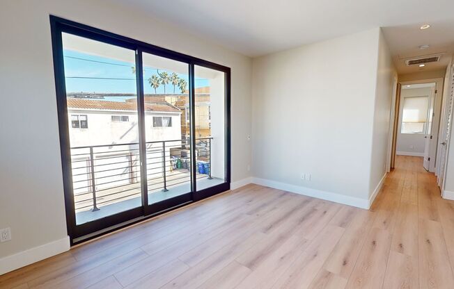 2 beds, 1 bath, $2,600, Unit 214 #02 Imperial Beach Boulevard