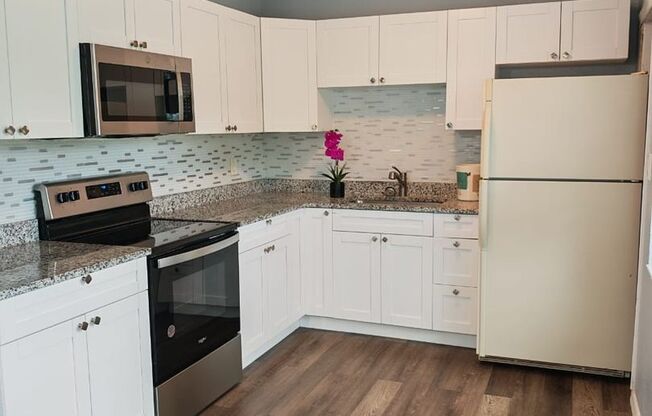 Charming 2-Bedroom Duplex Near Fossil Park – Comfort, Convenience & Culture!