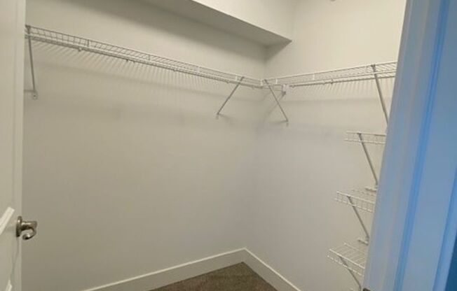 1 bed, 1 bath, 1,083 sqft, $1,796, Unit 2211-204