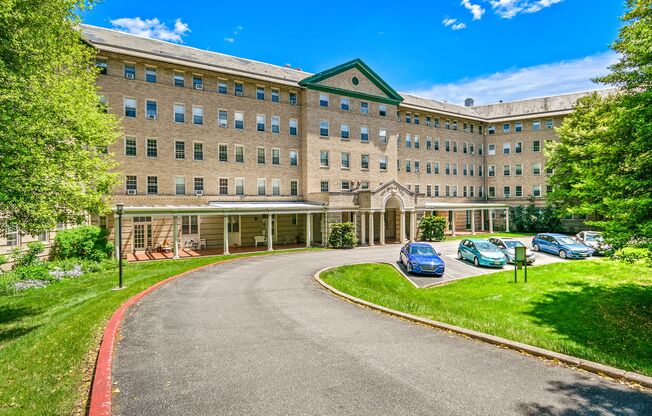 Studio, 1 bath, 400 sqft, $1,250, Unit 114A