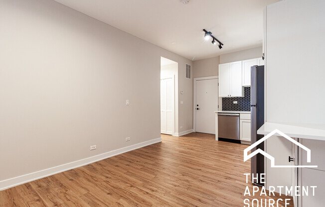 656 W WRIGHTWOOD AVE