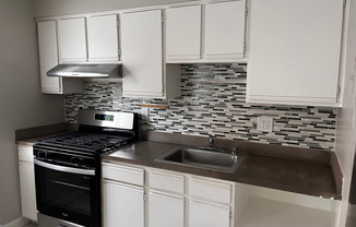 Affordable 2-Bedroom Apartment in Southwest DC – Utilities Included Option Available