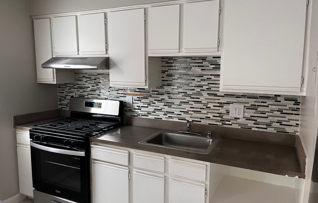 Affordable 2-Bedroom Apartment in Southwest DC – Utilities Included Option Available