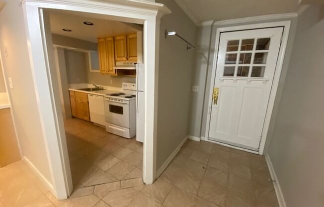 2 beds, 2 baths, 1,000 sqft, $1,650, Unit 29
