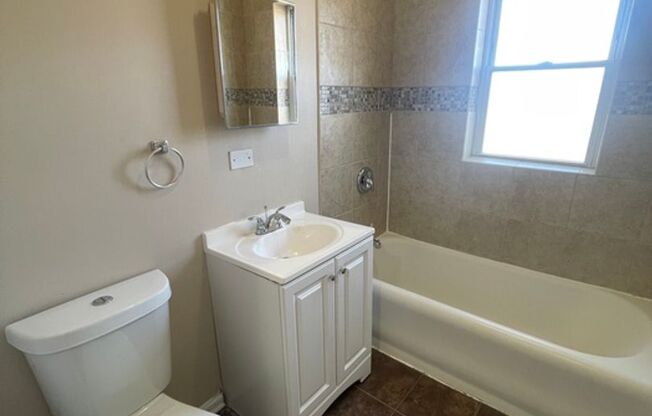 2 beds, 1 bath, $1,350, Unit 2648 # 5