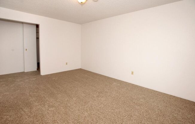 2 beds, 1 bath, 1,058 sqft, $2,200, Unit 2317