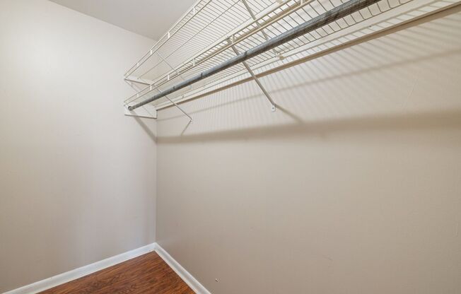 1 bed, 1 bath, $1,095, Unit B12