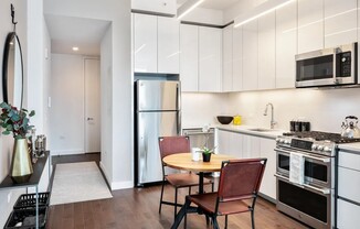 511 W 36 ST