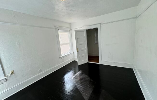 3 beds, 1 bath, $2,722