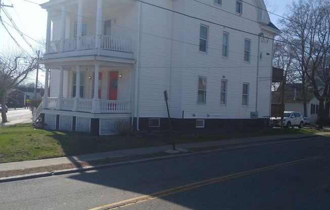 986 Smith St, Providence