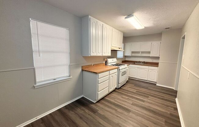 3 beds, 1 bath, $1,650