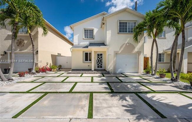 13753 SW 160th Ter MIAMI, FL 33177