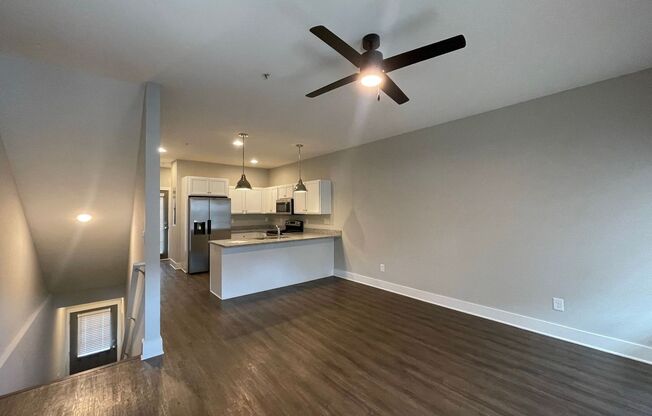 3 beds, 3.5 baths, 1,568 sqft, $2,595, Unit Unit 504