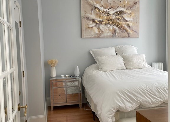 1 bed, 1.5 baths, 701 sqft, $3,600, Unit 3F