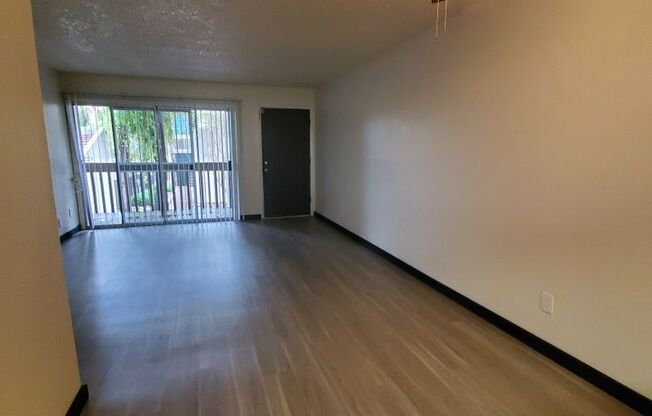 2 beds, 2 baths, 950 sqft, $1,460, Unit 201