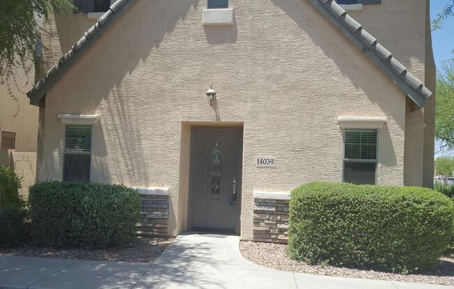 Great 4 bed 2.5 home near community pool!