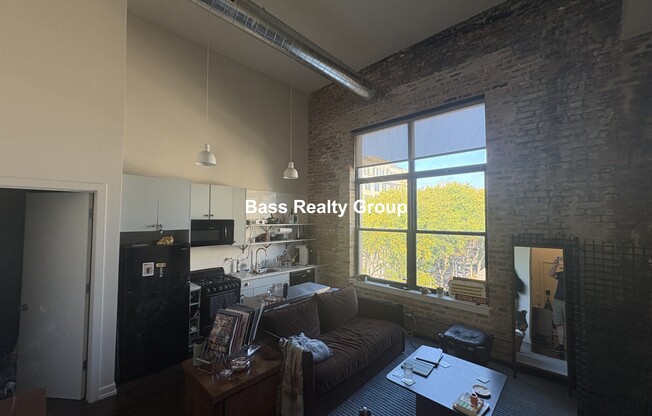 5021 N KENMORE