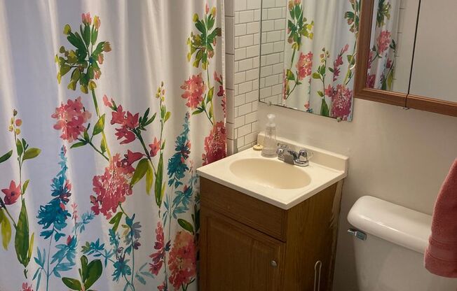 2 beds, 1 bath, 950 sqft, $1,135, Unit 20