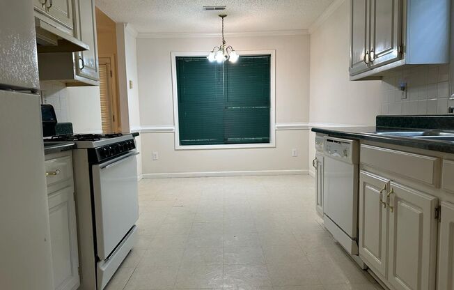 3 beds, 2 baths, $1,695, Unit 1