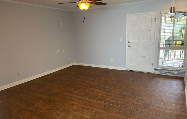 2/2 Condo with Laundry and 2-Car Parking