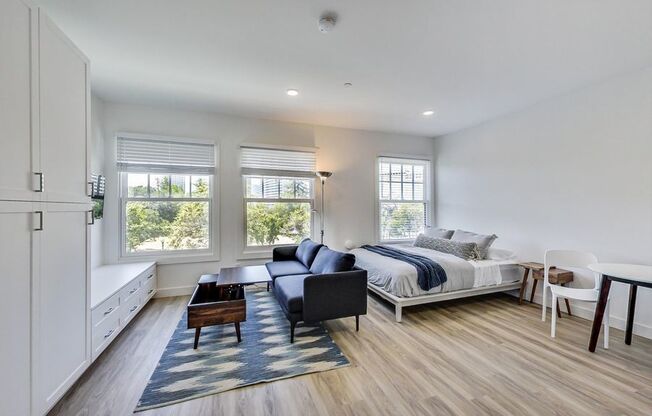 220 GRAND AVE