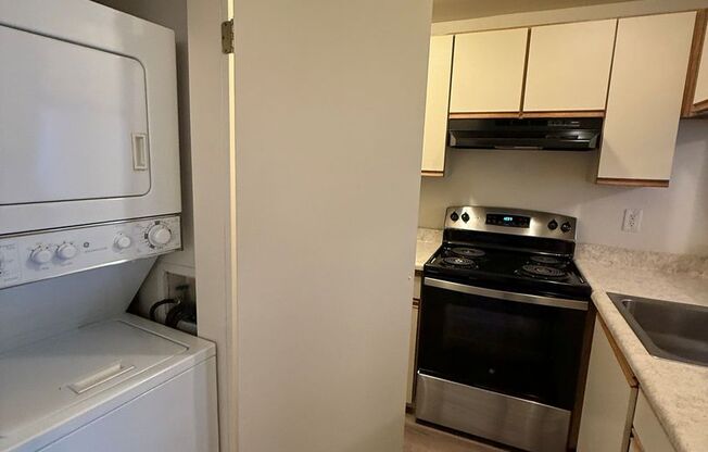 1 bed, 1 bath, 650 sqft, $1,500, Unit A102